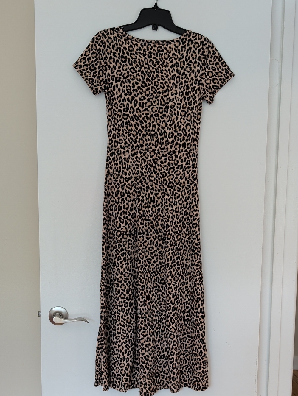 Jessica Simpson Leopard Print Maxi Skirt in Beige and Black - Picture 7 of 7